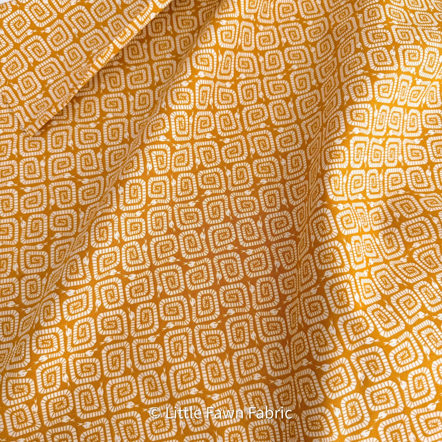 LV904-GL2 Rising Sun - Winding Snake - Glimmer Fabric