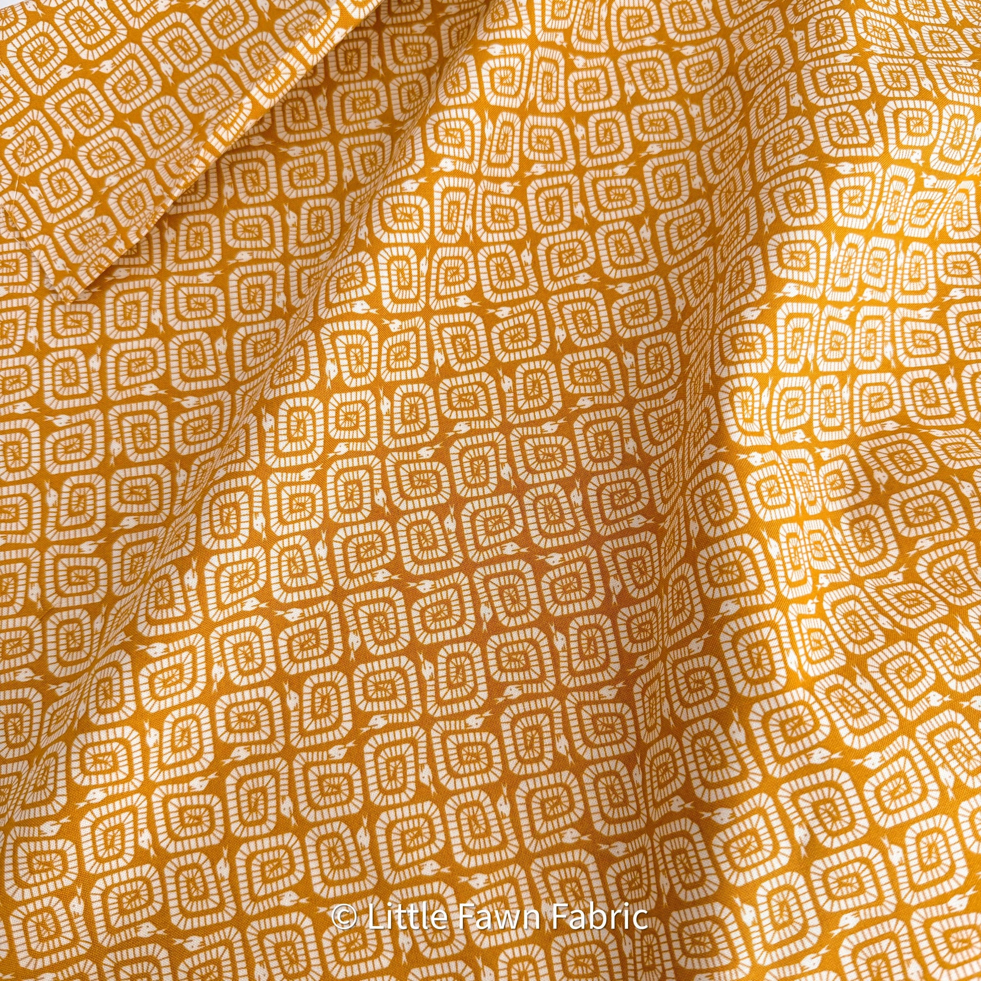 LV904-GL2 Rising Sun - Winding Snake - Glimmer Fabric