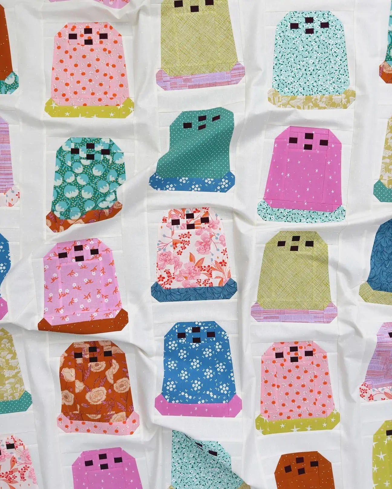 Thimbles Quilt Pattern (Printed) by Pen + Paper Patterns | Throw Size Quilt | Beginner Friendly